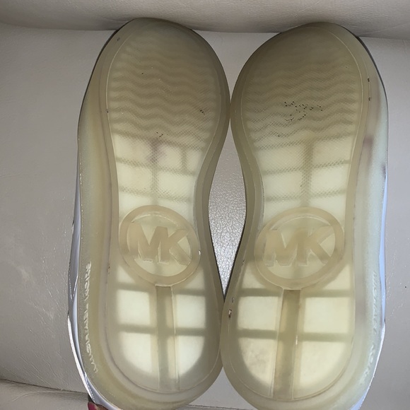 Michael Kors Craig Patent White Velcro Sneakers Size 8 1/2 - Picture 4 of 6